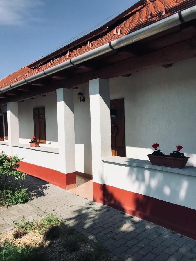 Katica Vendeghaz Hotel Таркал Екстериор снимка