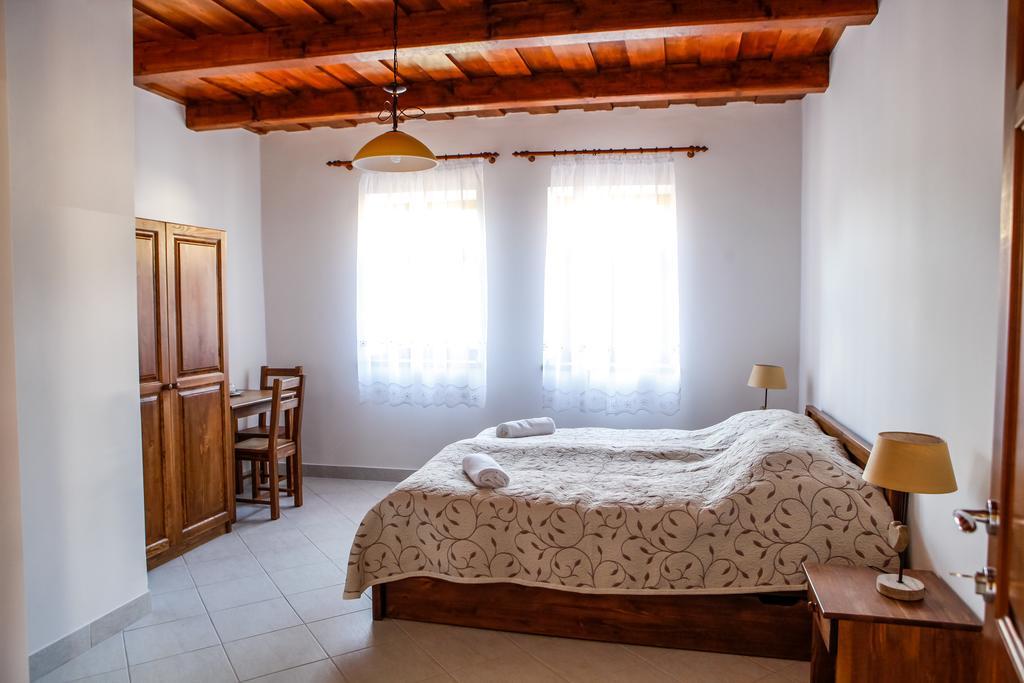 Katica Vendeghaz Hotel Таркал Стая снимка