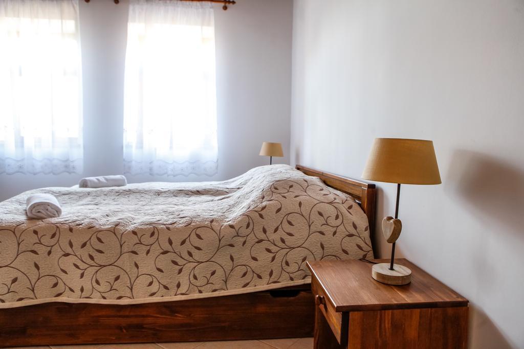 Katica Vendeghaz Hotel Таркал Стая снимка