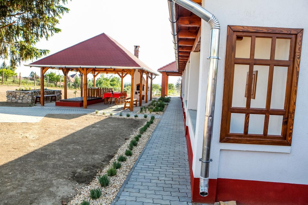 Katica Vendeghaz Hotel Таркал Екстериор снимка