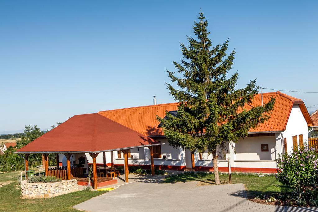 Katica Vendeghaz Hotel Таркал Екстериор снимка